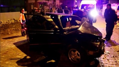 Nazilli De Otomobil Refuje Carpti 3 Yarali Aydin