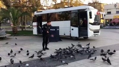 Sakarya Gar Meydani Nda Gorev Yapan Polisten Duyarli Hareket