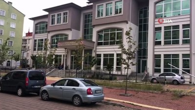 Giresun Un Tirebolu Adliyesi Nde Mubasir Savciyi Silahla Vurarak Kolundan Yaraladi